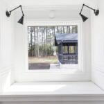 Die Klimabank am Fenster: Sitzmöbel mit integrierter Wärmerückgewinnung, PCM-Speicher und Flüsterventilation