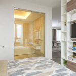 Das Helmholtz‑Bücherregal: Stauraum, Design und verstellbare Bassfalle für Wohnzimmer & Home‑Office