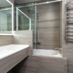 Wände, die kühlen: Thermoaktive Innenräume mit Lehmputz und Phase-Change-Material (PCM) – unsichtbare Klimaregulierung ohne Klimaanlage