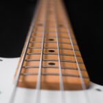 Sideboards als Bassfallen: Wohnmöbel, die Raummoden schlucken (Helmholtz-Resonator-DIY)